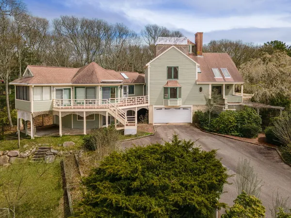 $1,395,000 | 2 Hibbs Lane, West Falmouth, MA 02540