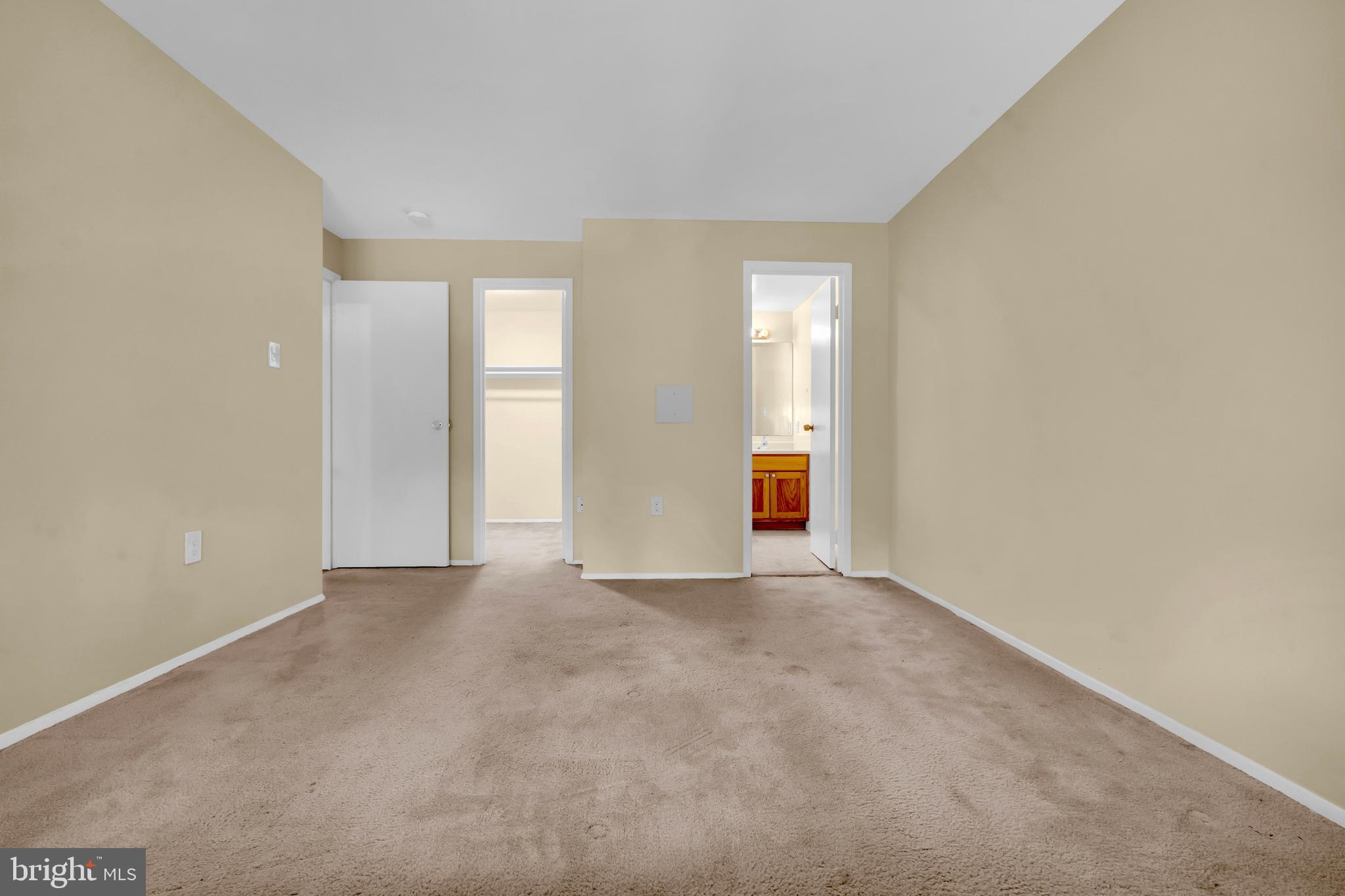 9920 Walker House Road, Unit 5 Gaithersburg, MD 20886 - Photo 15 of 24 an empty room with window