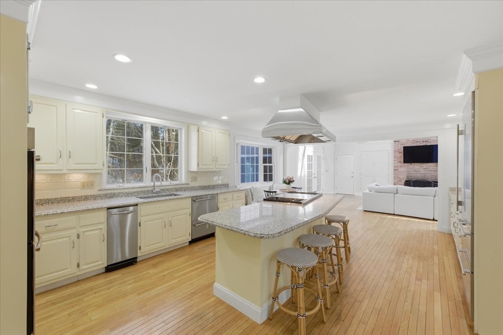 33 Whichita Road Medfield, MA 02052 - Photo 11 of 42