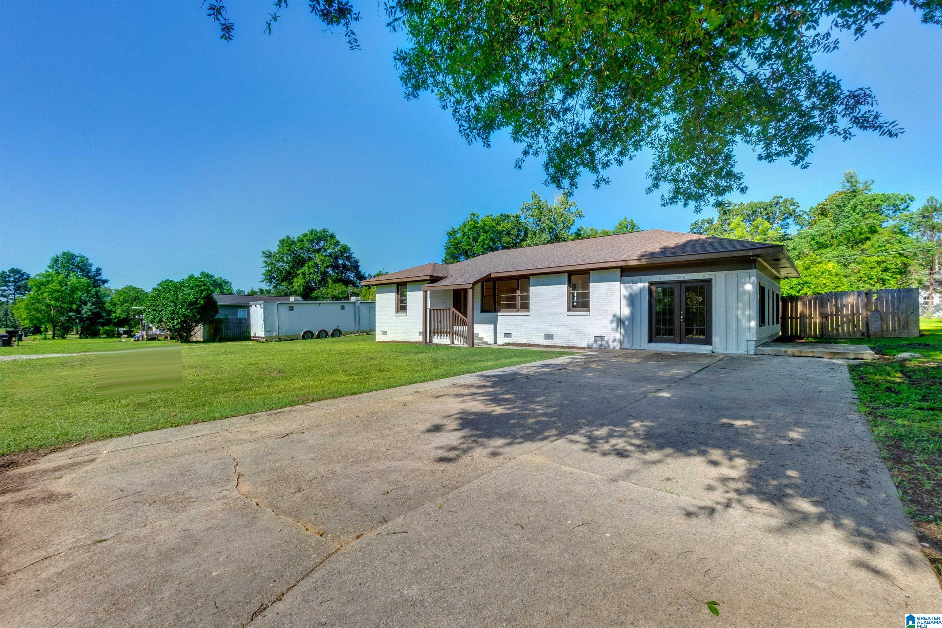 204 Augusta Street Clanton, AL 35045 - Photo 3 of 50