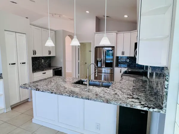 $4,500 | 9360 Cove Point Circle, Boynton Beach, FL 33472