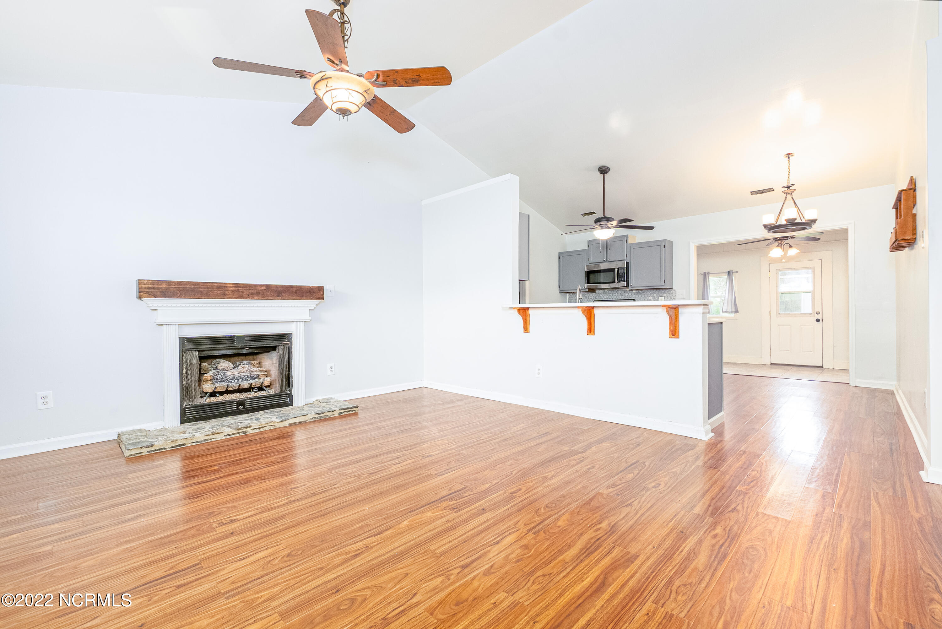 130 Parnell Road Hubert, NC 28539 - Photo 5 of 18 3-1