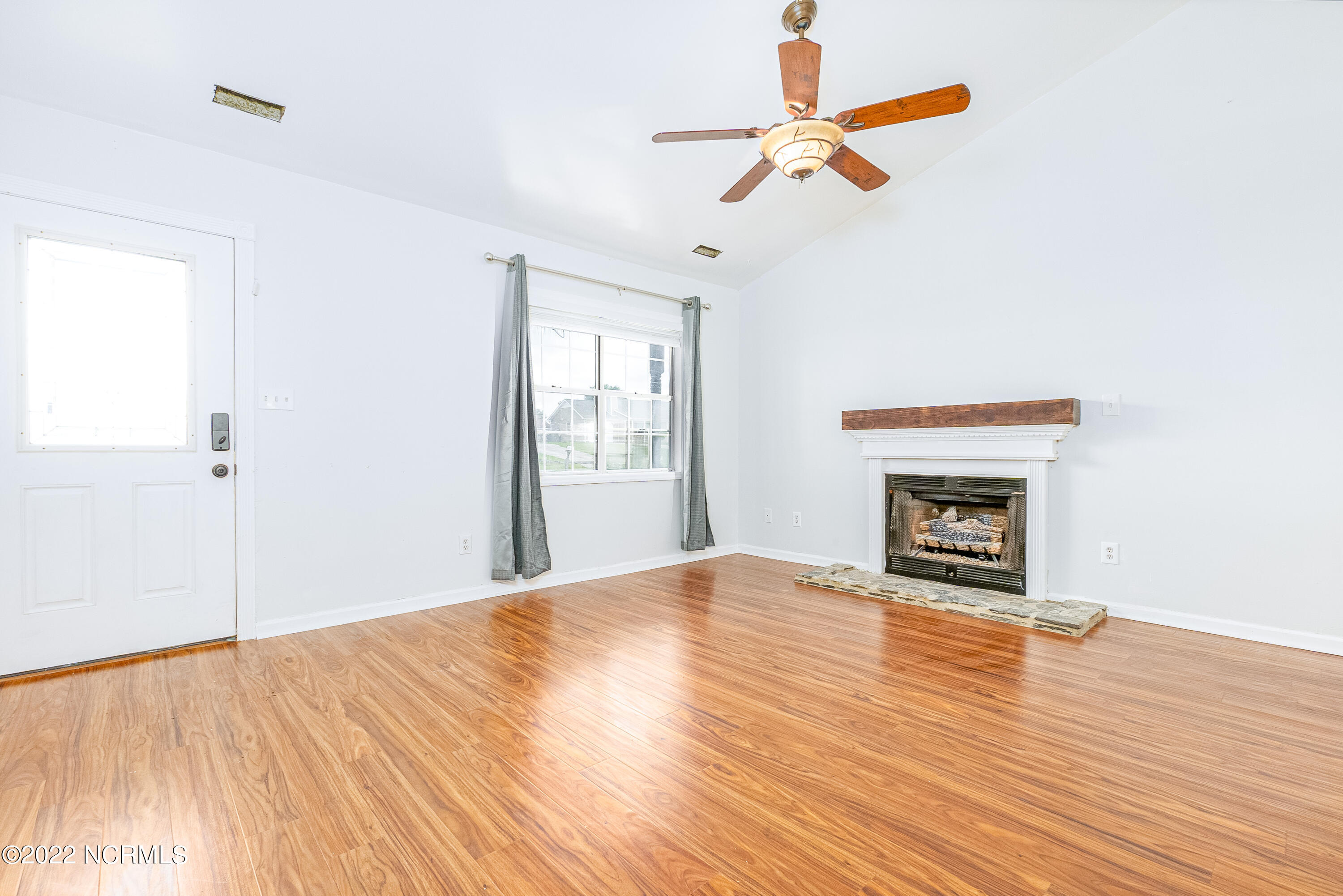 130 Parnell Road Hubert, NC 28539 - Photo 6 of 18 3-2