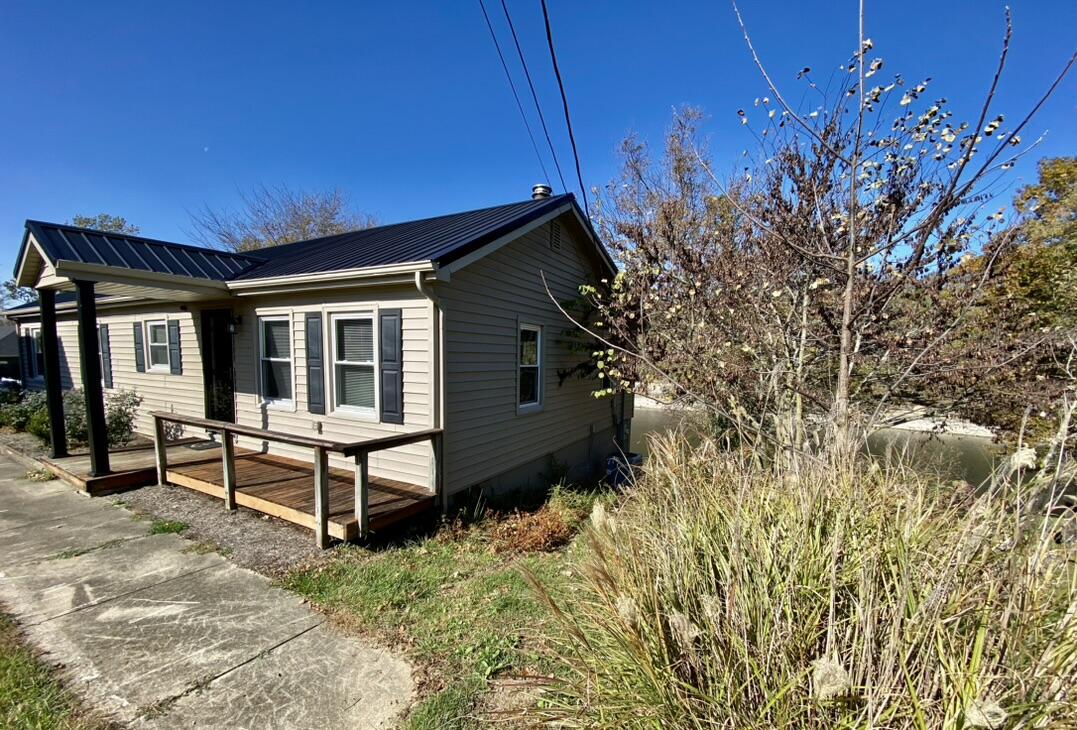 2000 Wells Landing Road Danville, KY 40422 - Photo 10 of 81 119687DD-E6D9-43B4-A43F-808720DBD7B2_1_1