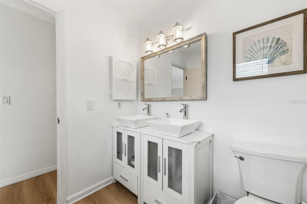 2911 Woodpine Court Sarasota, FL 34231 - Photo 29 of 88