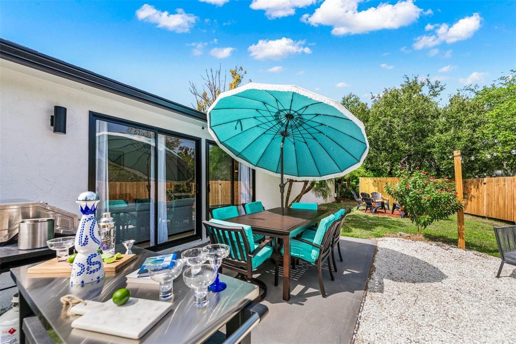 2911 Woodpine Court Sarasota, FL 34231 - Photo 43 of 88