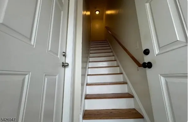$2,300 | 315 West Price Street, Unit 2, Linden, NJ 07036
