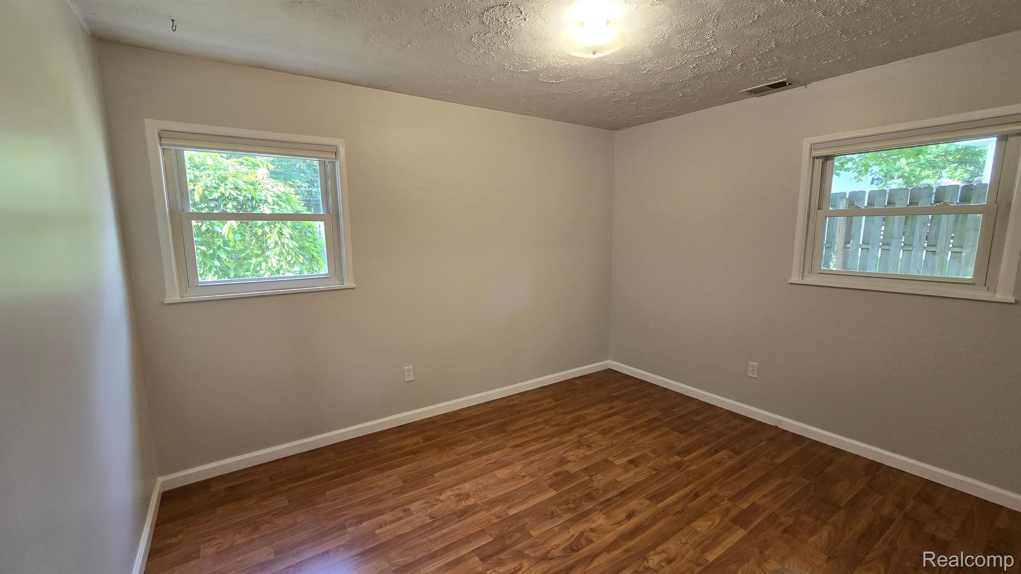2528 Mueller Road Lake Orion, MI 48359 - Photo 12 of 24