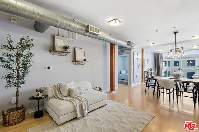 $888,000 | 4215 Glencoe Avenue, Unit 302, Marina del Rey, CA 90292