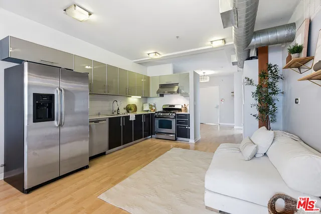 $888,000 | 4215 Glencoe Avenue, Unit 302, Marina del Rey, CA 90292