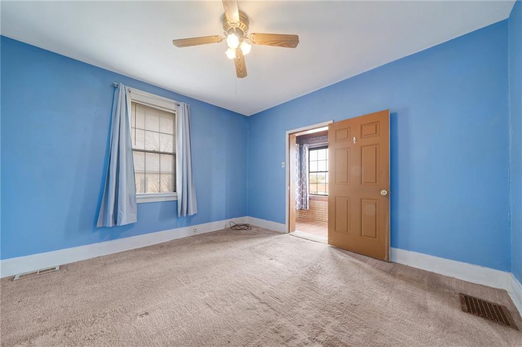 933 McCoy Road McKees Rocks, PA 15136 - Photo 14 of 41