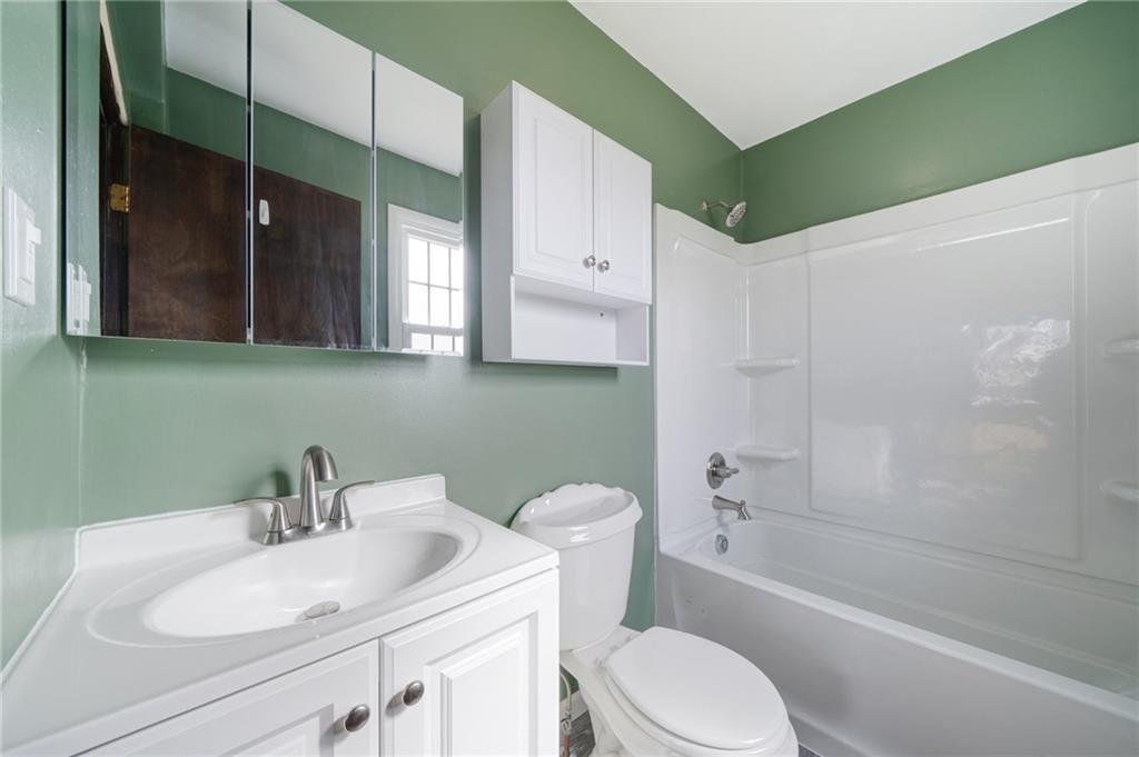 933 McCoy Road McKees Rocks, PA 15136 - Photo 23 of 41