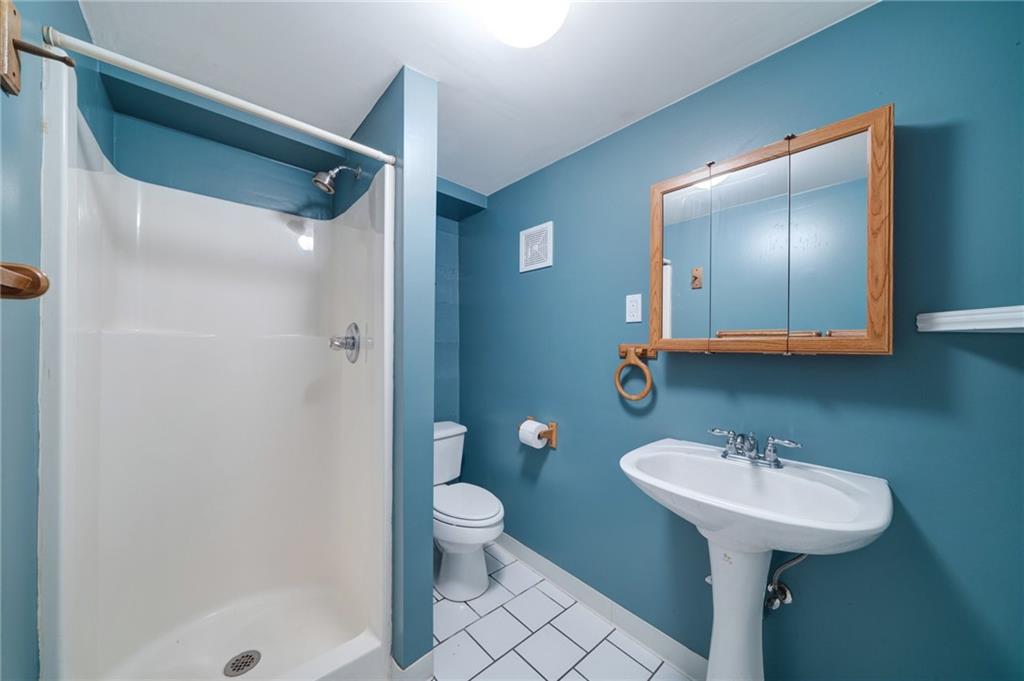 933 McCoy Road McKees Rocks, PA 15136 - Photo 28 of 41