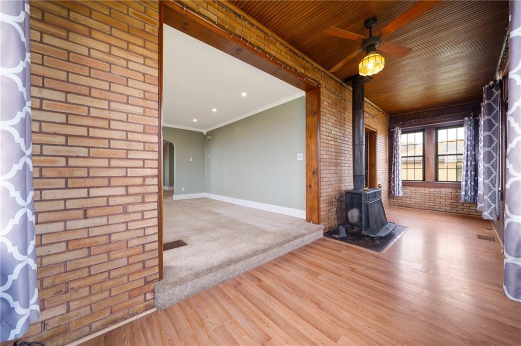 933 McCoy Road McKees Rocks, PA 15136 - Photo 6 of 41