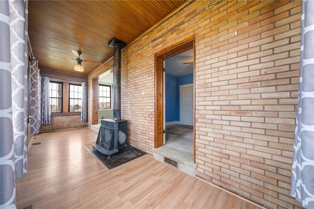 933 McCoy Road McKees Rocks, PA 15136 - Photo 7 of 41