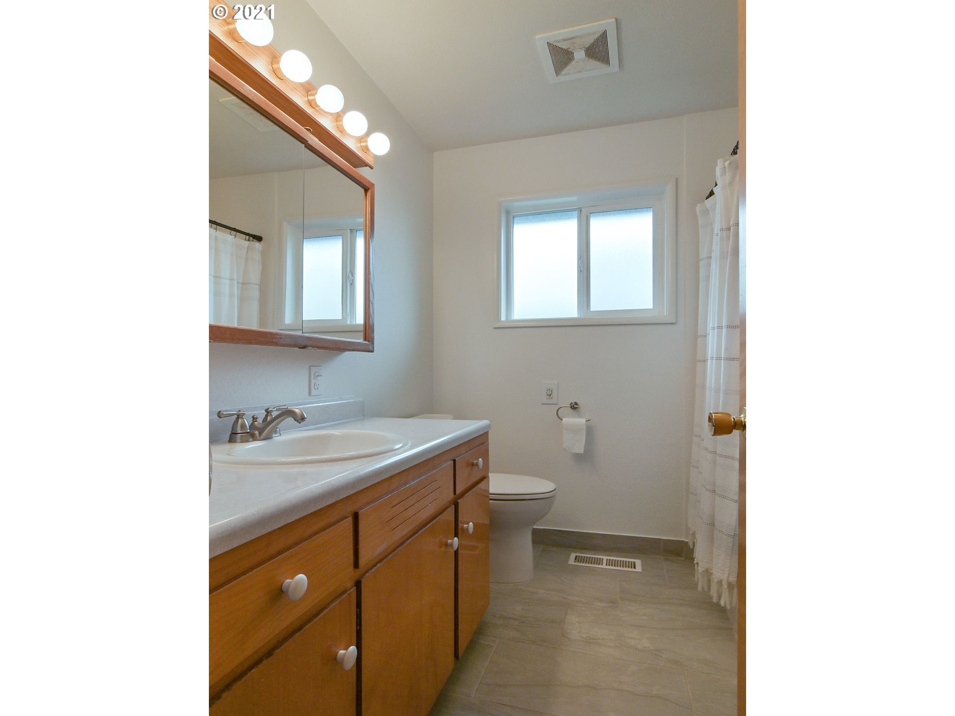 152 Schooling Road Harrisburg, OR 97446 - Photo 14 of 26 Gallery Image 14