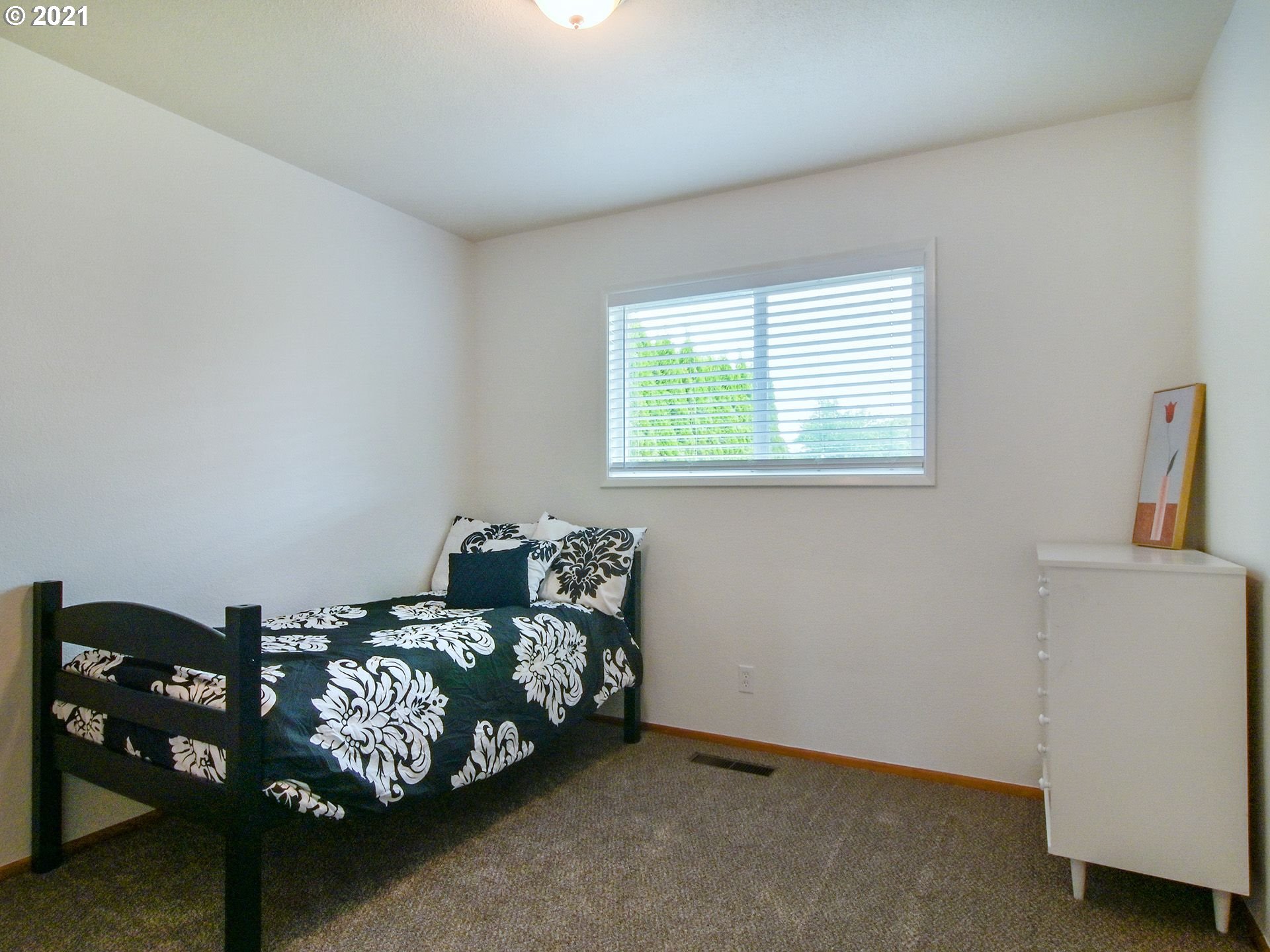 152 Schooling Road Harrisburg, OR 97446 - Photo 16 of 26 Gallery Image 16