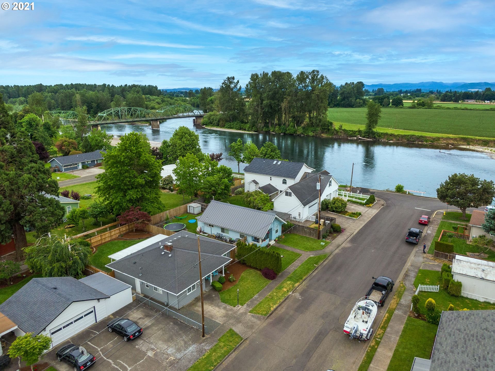 152 Schooling Road Harrisburg, OR 97446 - Photo 24 of 26 Gallery Image 24