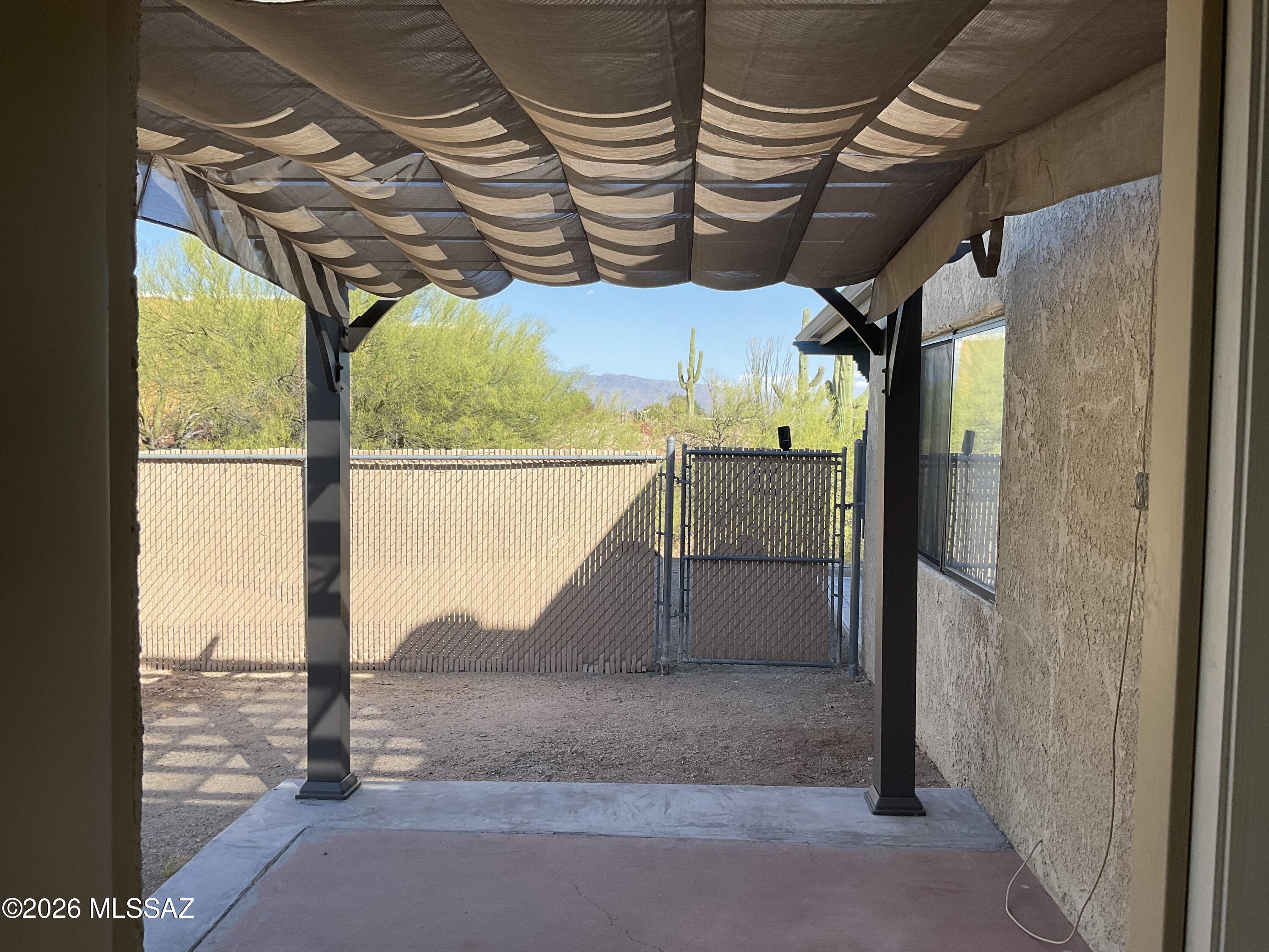 4060 North Swan Road Tucson, AZ 85718 - Photo 21 of 47 a view of entryway