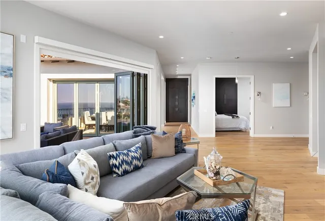 $18,950 | 410 Arenoso Lane, Unit 301, San Clemente, CA 92672