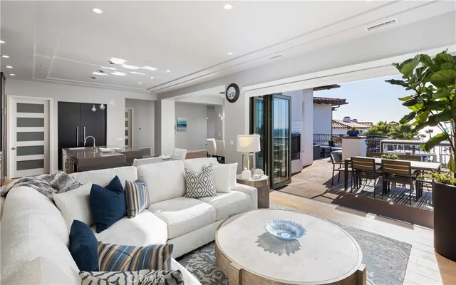 $18,950 | 410 Arenoso Lane, Unit 301, San Clemente, CA 92672