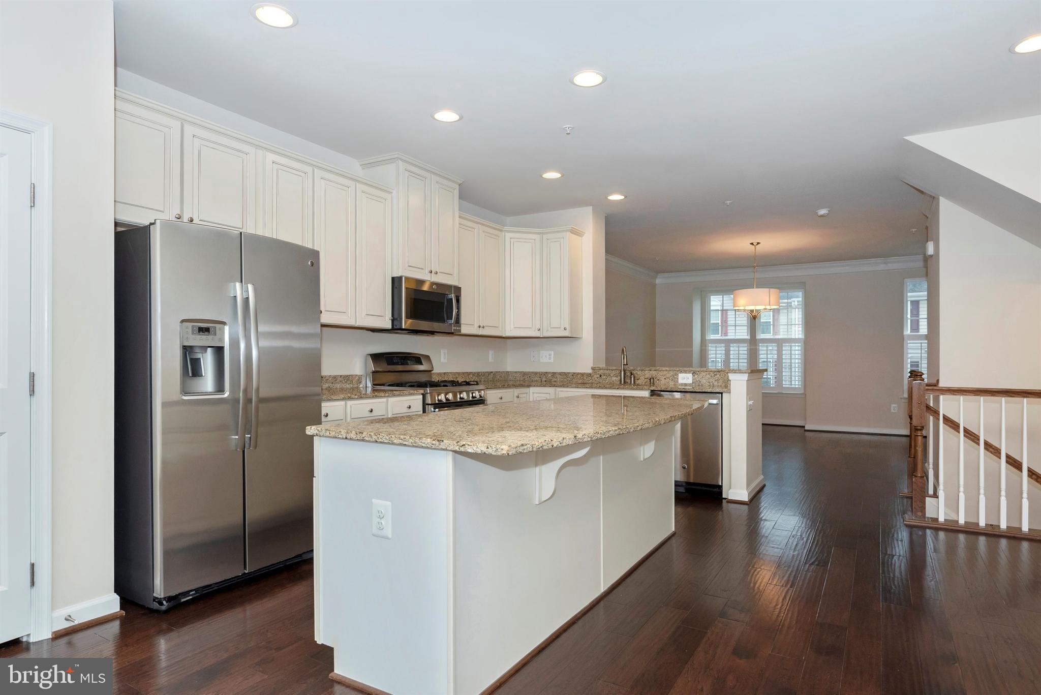 2624 Egret Way Frederick, MD 21701 - Photo 16 of 53 Stainless appliances, upgraded everything!