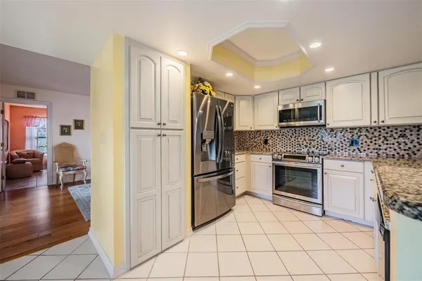 $635,000 | 589 Allens Ridge Drive East, Palm Harbor, FL 34683