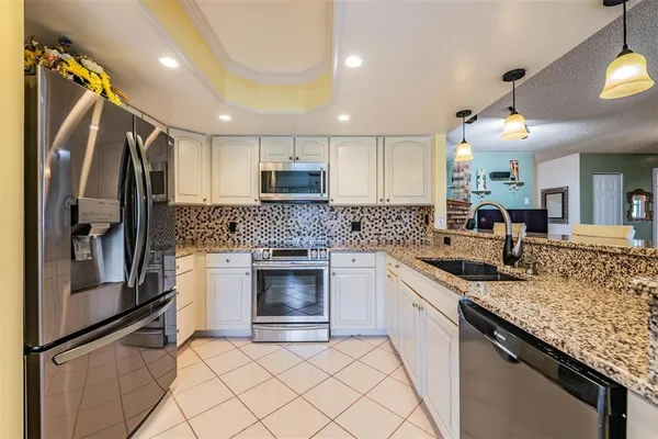 $635,000 | 589 Allens Ridge Drive East, Palm Harbor, FL 34683