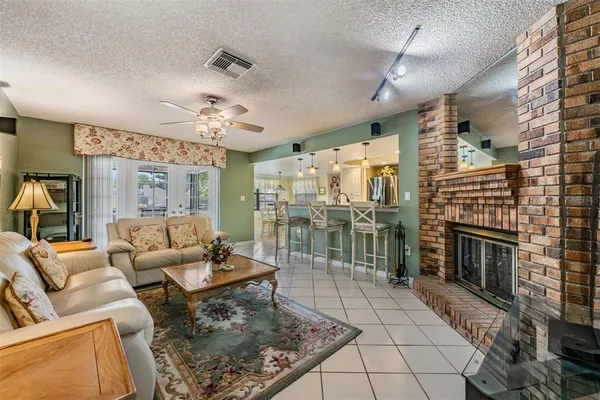 $635,000 | 589 Allens Ridge Drive East, Palm Harbor, FL 34683