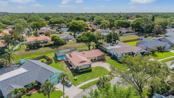 $635,000 | 589 Allens Ridge Drive East, Palm Harbor, FL 34683