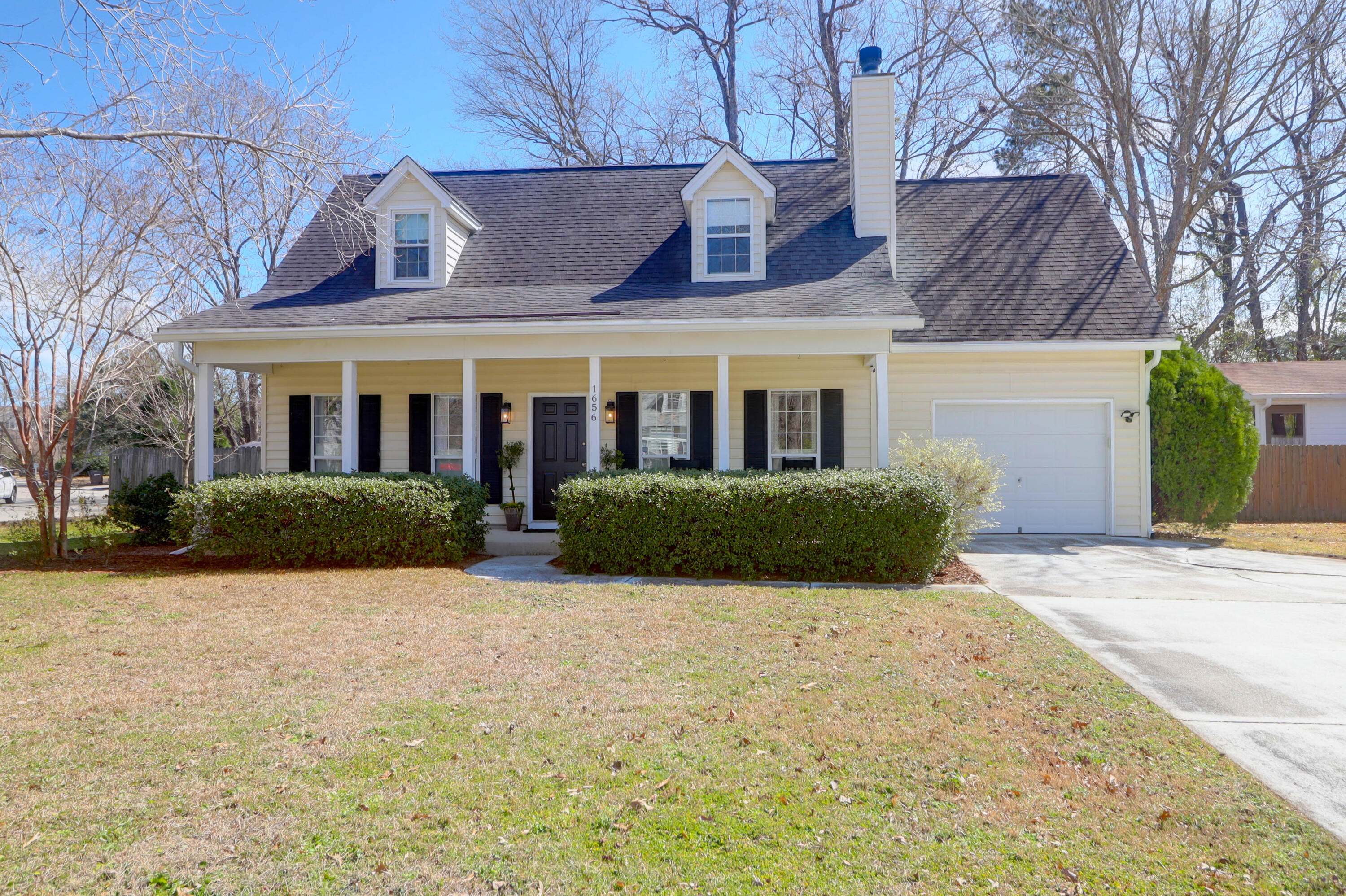 1656 Lauda Drive Mount Pleasant, SC 29464 - Photo 3 of 24 1656 Lauda -Tidalcreekphoto- (1)