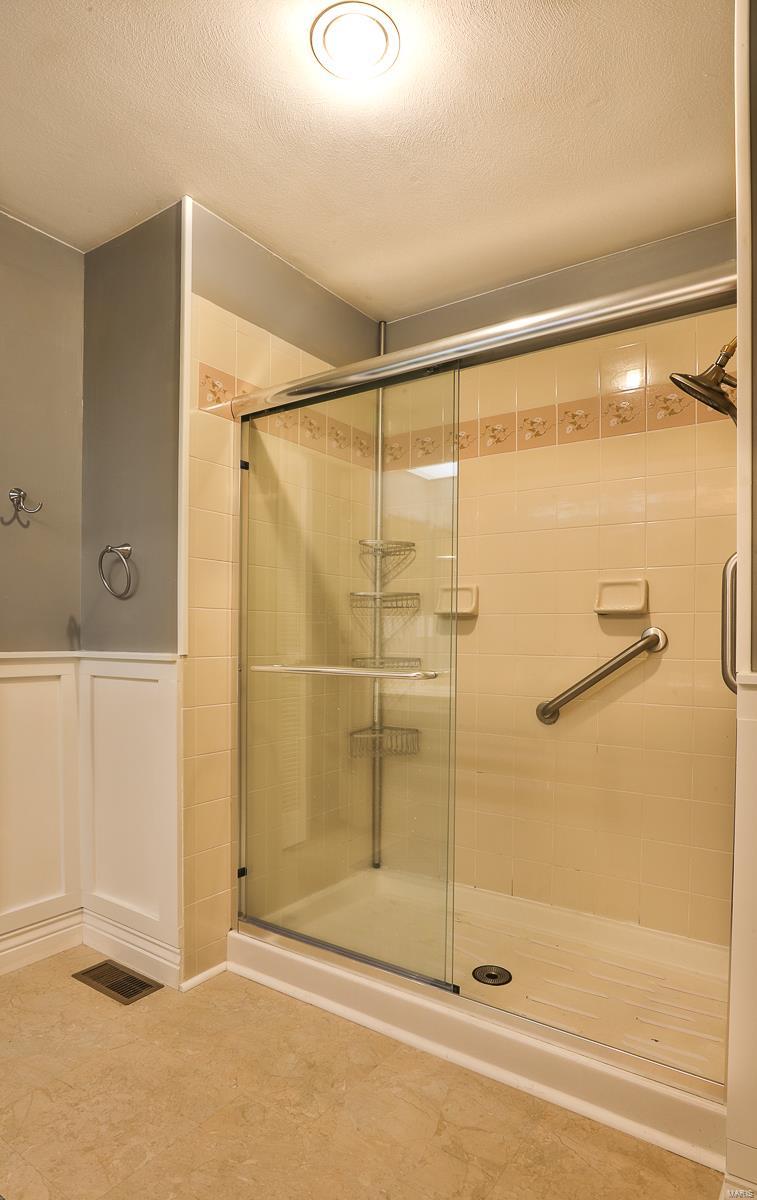 749 Woodside Trails Drive Ballwin, MO 63021 - Photo 14 of 27