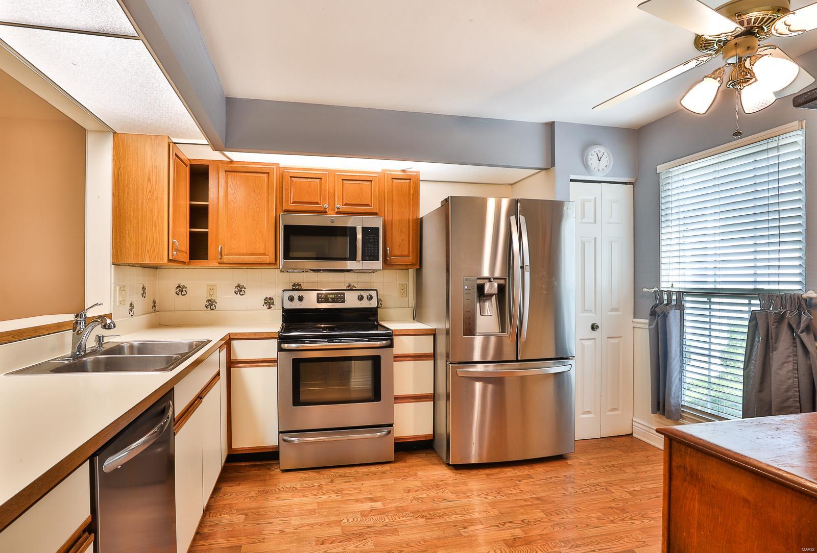 749 Woodside Trails Drive Ballwin, MO 63021 - Photo 4 of 27