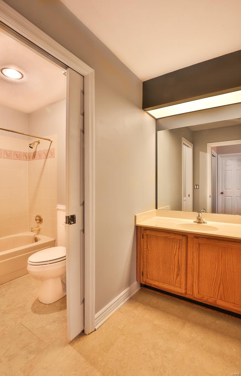 749 Woodside Trails Drive Ballwin, MO 63021 - Photo 10 of 27