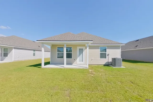 $1,800 | 14231 War Admiral Avenue, Denham Springs, LA 70726