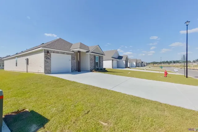 $1,800 | 14231 War Admiral Avenue, Denham Springs, LA 70726