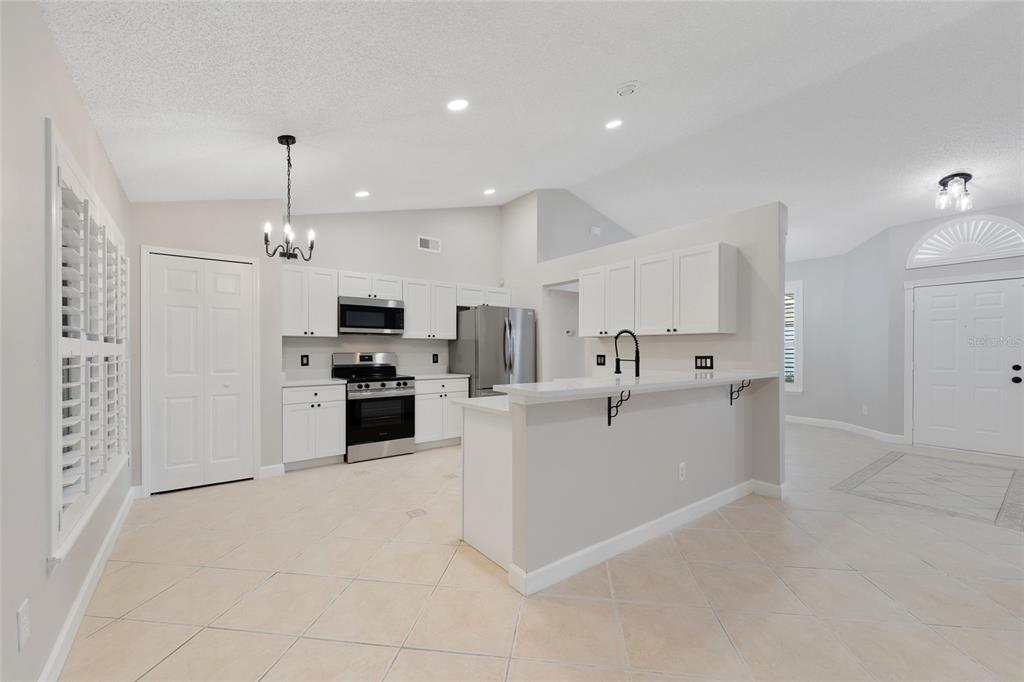 2546 Alclobe Circle Ocoee, FL 34761 - Photo 7 of 29