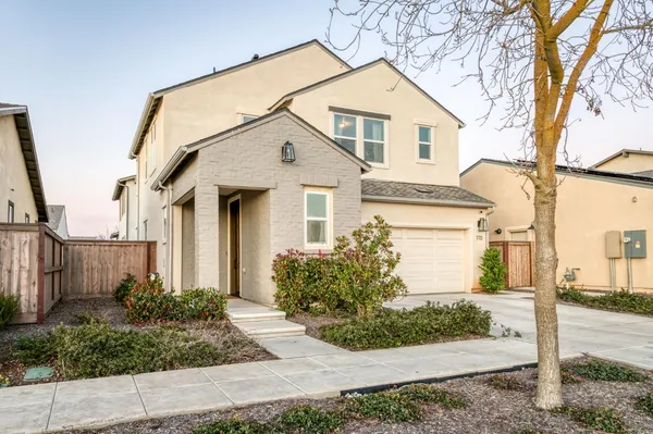 $465,000 | 773 Robert Avenue, Madera, CA 93636