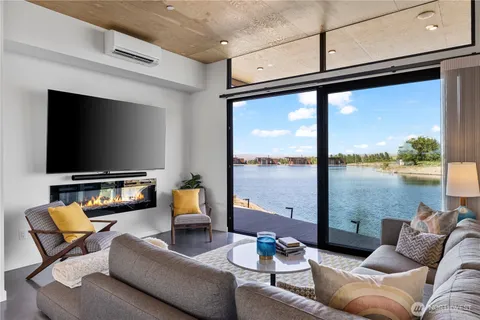 $995,000 | 207 Vista Pt Drive Northwest, Quincy, WA 98848
