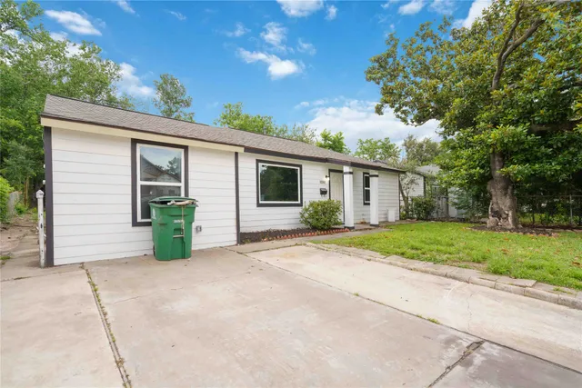a view of a house with a patio