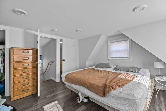 $1,800 | 30 Warren Avenue, Unit A, Middletown, RI 02842