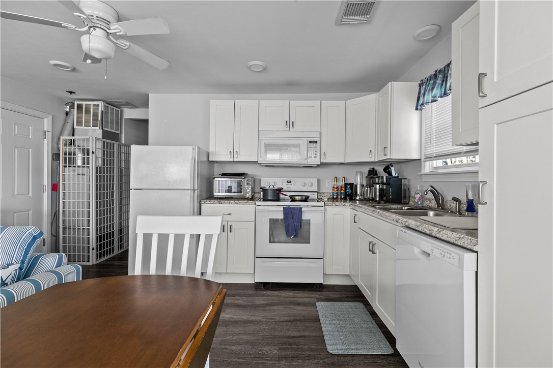 30 Warren Avenue, Unit A Middletown, RI 02842 - Photo 4 of 15