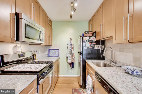 $280,000 | 4909 Americana Drive, Unit A, Annandale, VA 22003