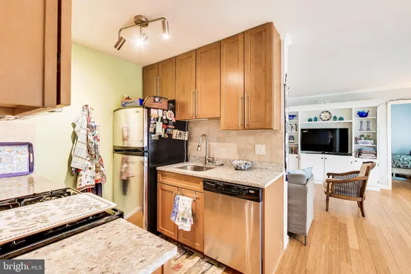 $280,000 | 4909 Americana Drive, Unit A, Annandale, VA 22003
