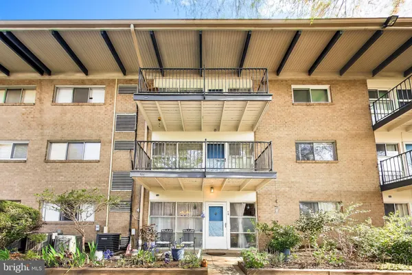 $280,000 | 4909 Americana Drive, Unit A, Annandale, VA 22003