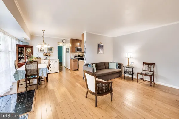 $280,000 | 4909 Americana Drive, Unit A, Annandale, VA 22003