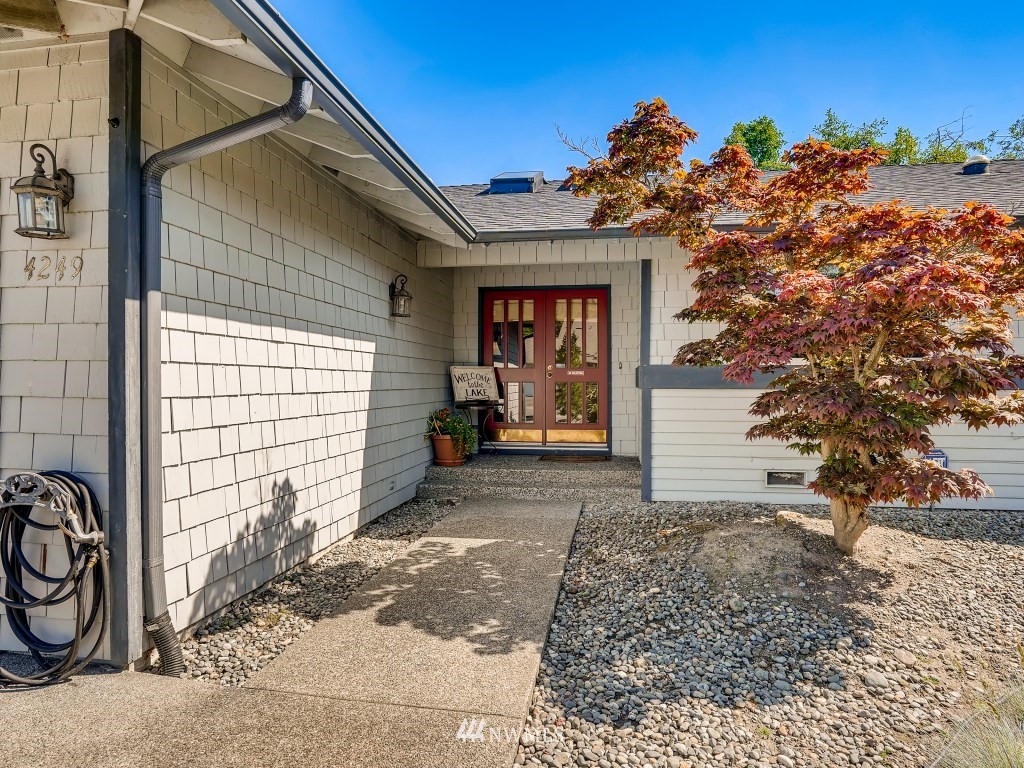 4249 Southwest 323rd Street Federal Way, WA 98023 - Photo 1 of 25 Gallery Image 1