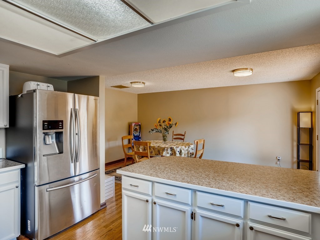 4249 Southwest 323rd Street Federal Way, WA 98023 - Photo 13 of 25 Gallery Image 13