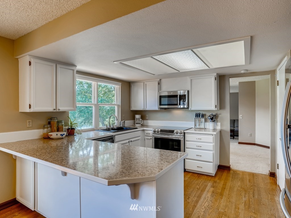 4249 Southwest 323rd Street Federal Way, WA 98023 - Photo 14 of 25 Gallery Image 14