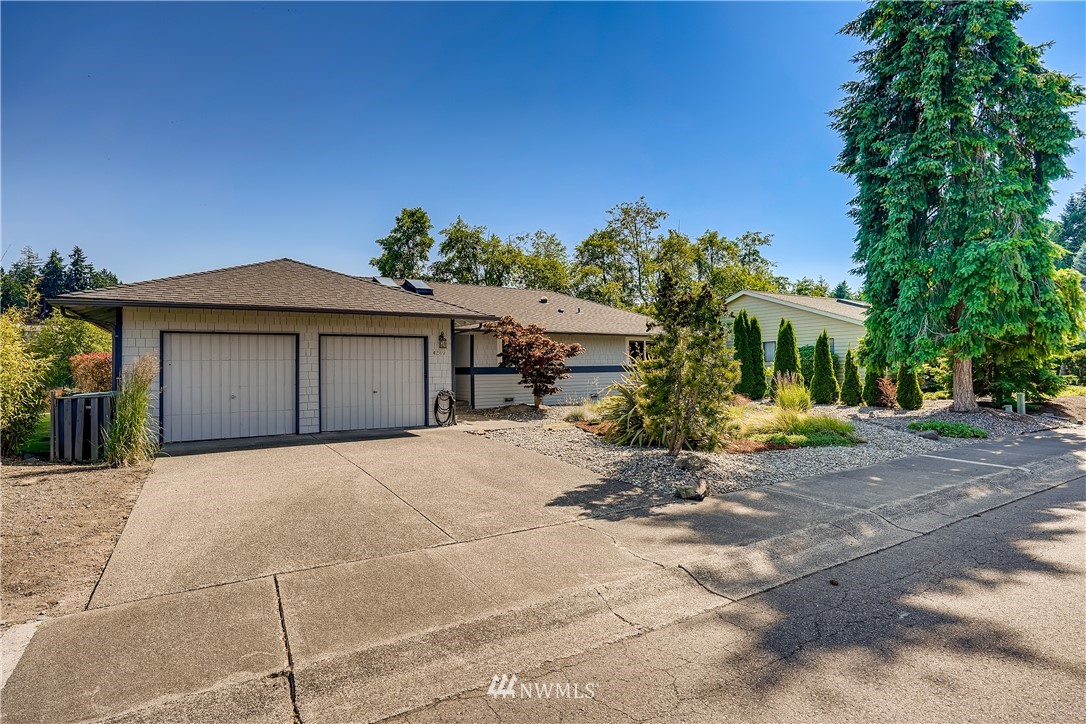 4249 Southwest 323rd Street Federal Way, WA 98023 - Photo 3 of 25 Gallery Image 3